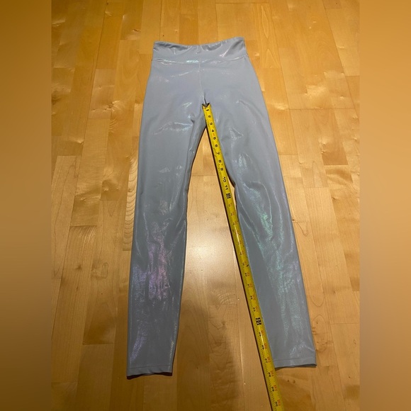 Carbon38 High Rise Takara Metallic Leggings in Aqua - Picture 4 of 4